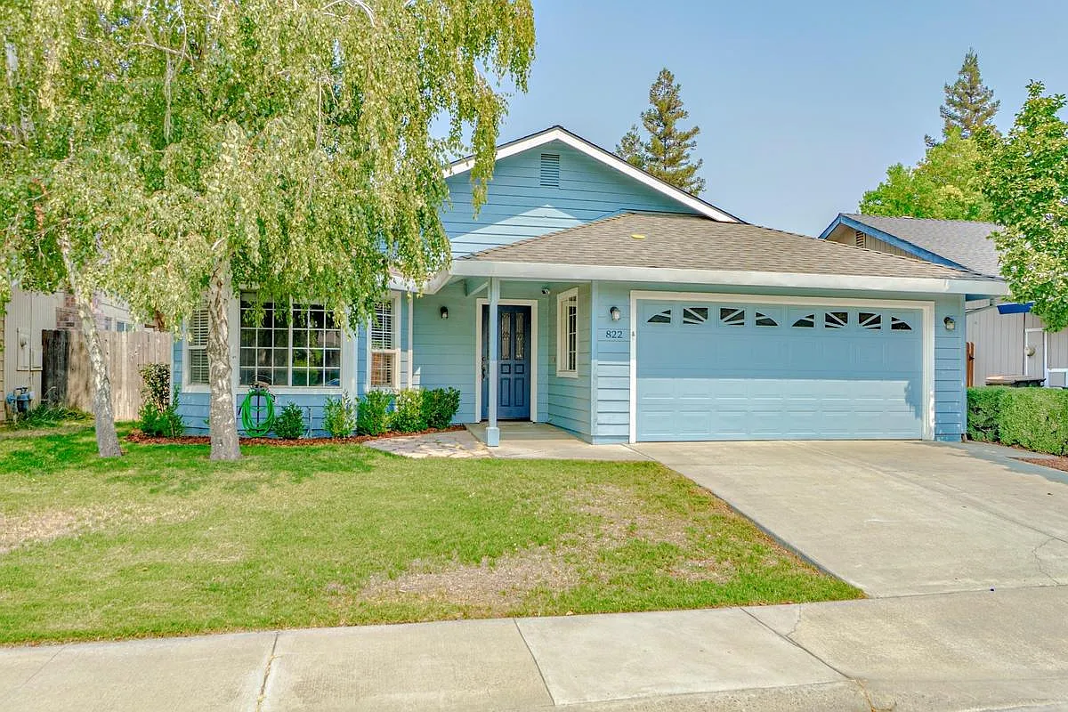 822 Colby Ct photo 1