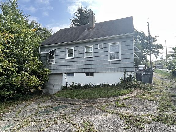 3rd image of 10109 Wayne Ave