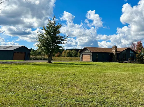 10030 Silverthorn Rd, Edinboro, PA 16412