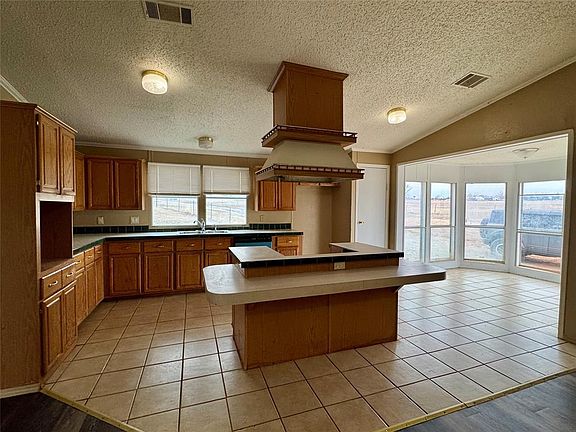 3rd image of 1184 County Road 1388