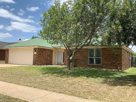 2nd image of 2201 Moonstone Dr