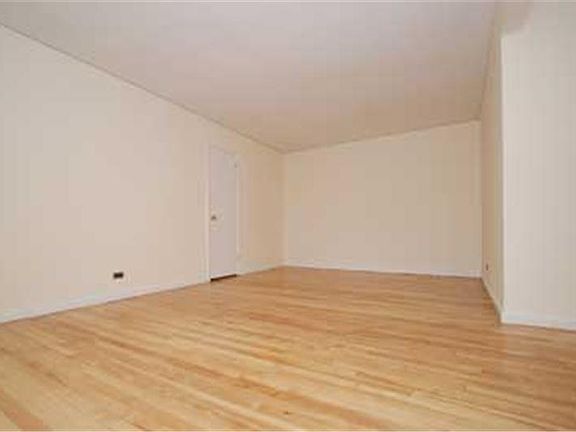 2nd image of 305-313 W 18th St #6E
