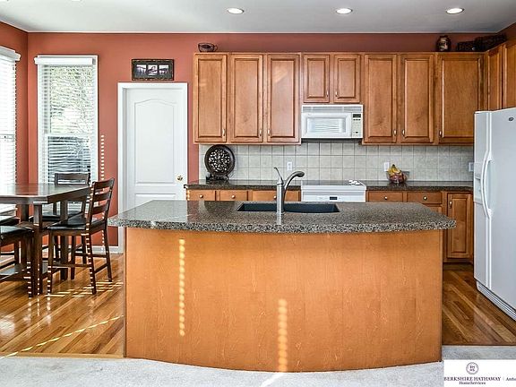 5th image of 521 S 188th Avenue Cir