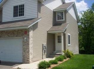 341 Pleasant Ln, Chaska, MN 55318