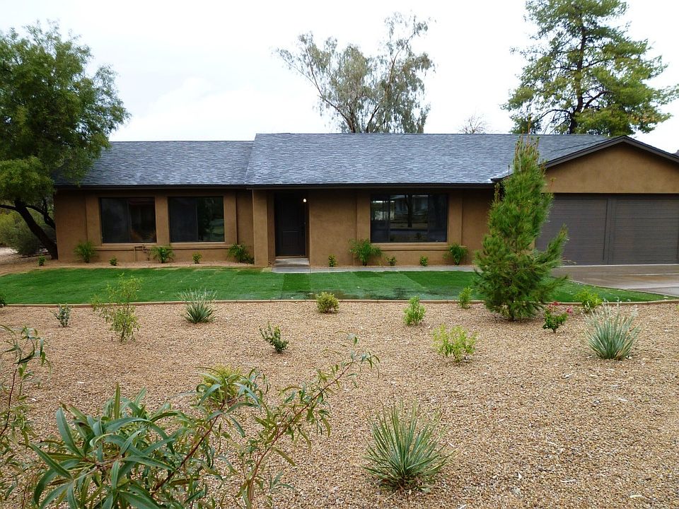 1st image of 852 E VILLAGE CIRCLE Drive