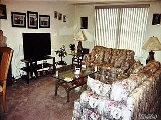 2nd image of 32 Morley Cir