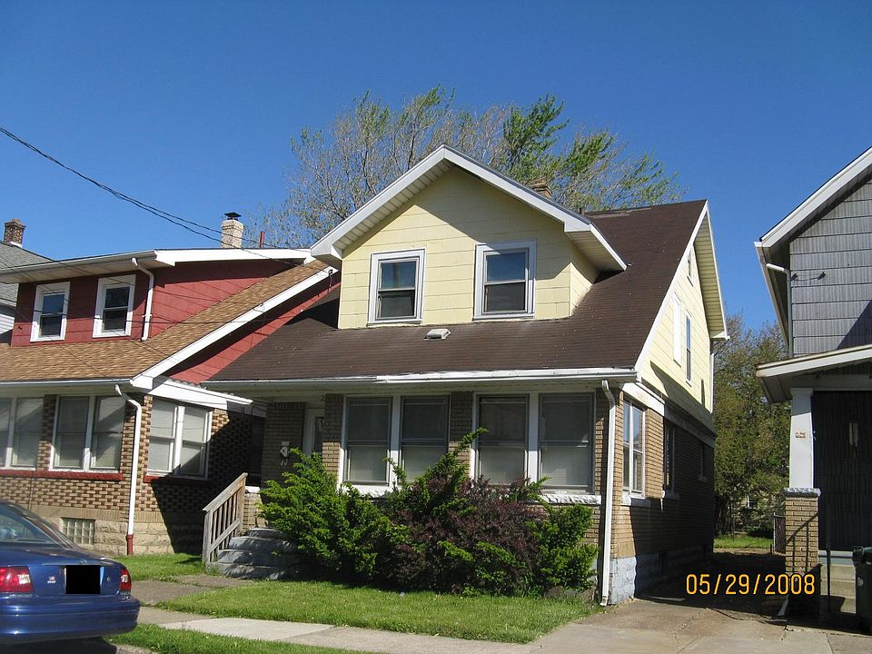 1st image of 226 E 31st St