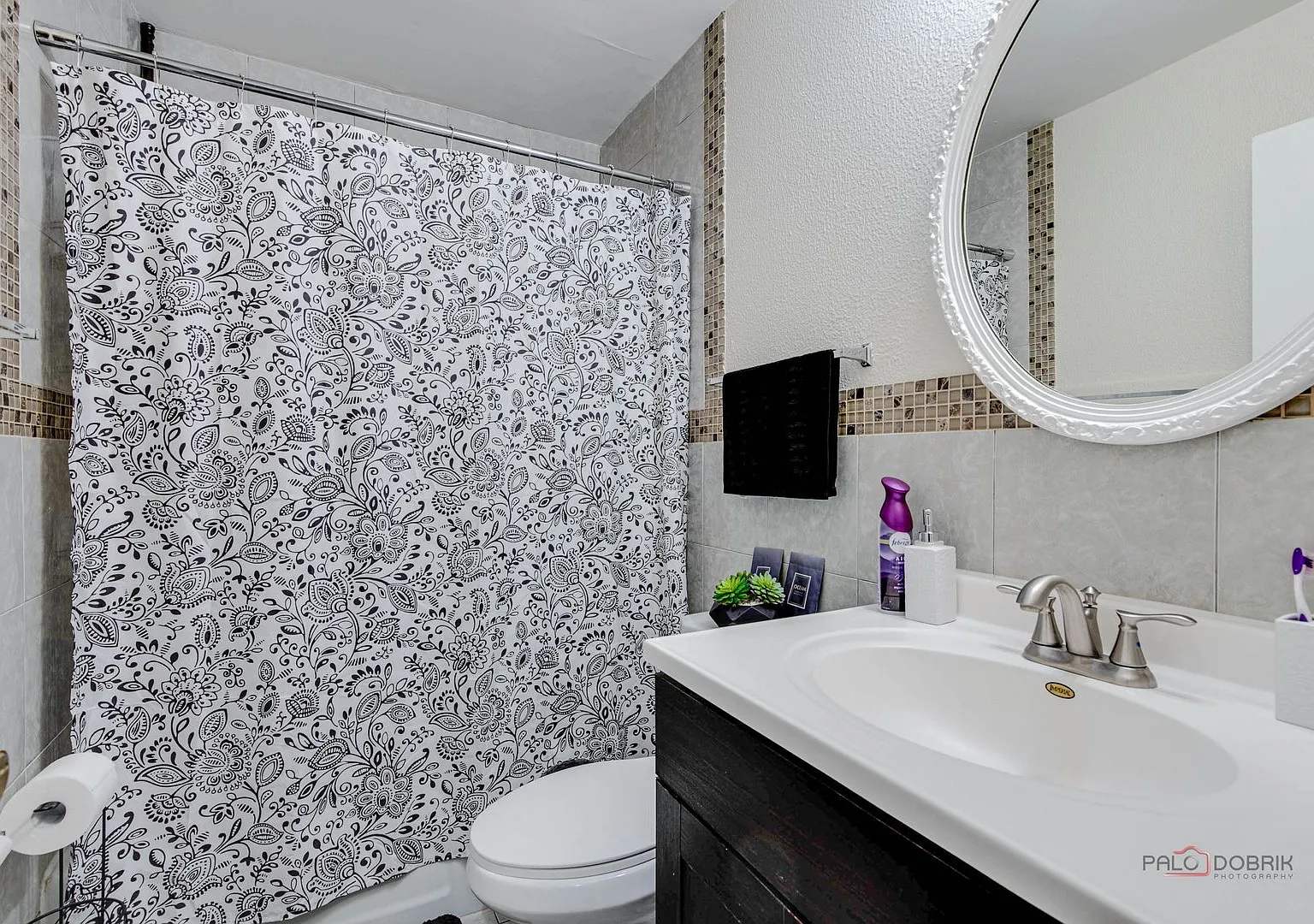 Orchard Apartments — Photo 1
