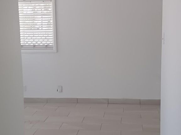 5th image of 6242 E Yandell Dr