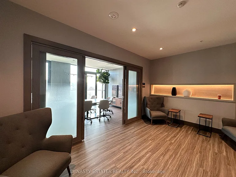 75 James St S #908 — Photo 13