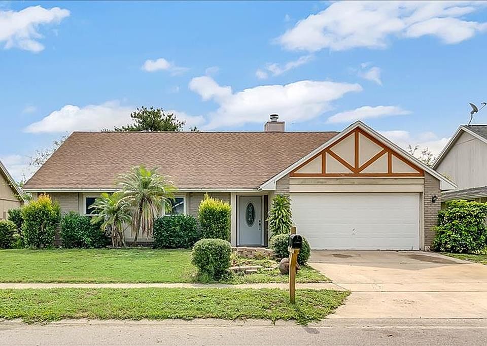 1st image of 731 Rosalie Way