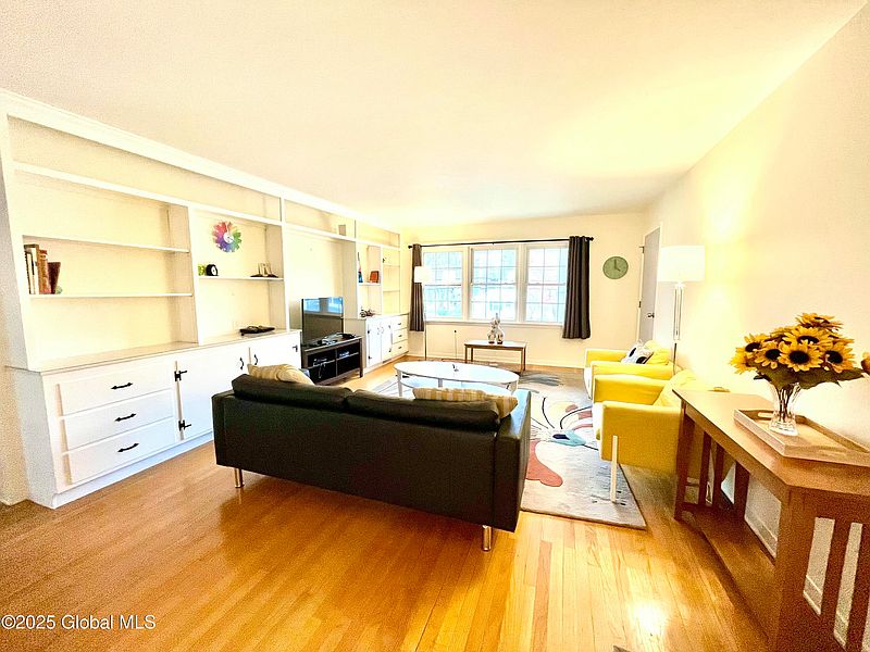5th image of 568 Delaware Avenue Apt 4