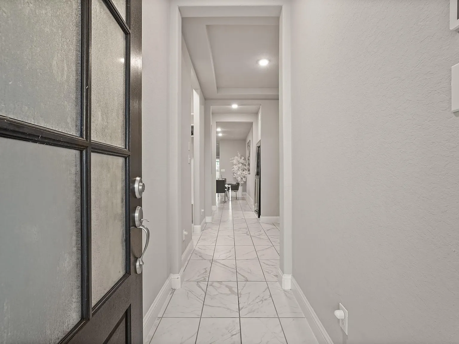 3 bed, 2.0 bath, 1794 sqft, $2,900 — Photo 2
