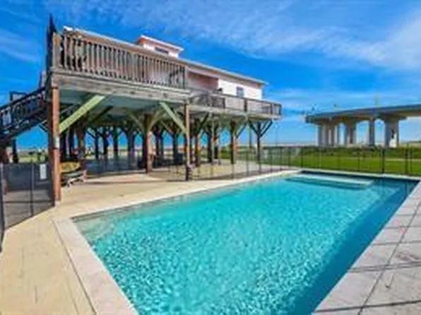 111 County Road 230, Bay City, TX 77414