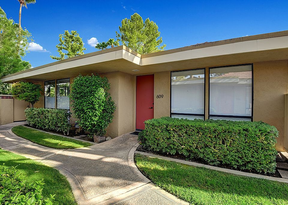 1st image of 2501 N Indian Canyon Dr Unit 609
