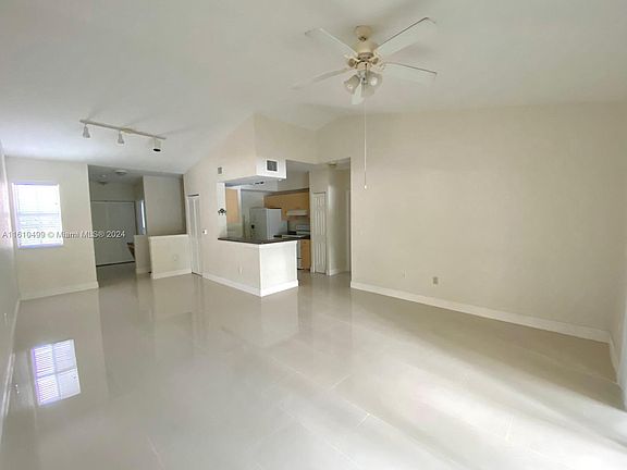 5th image of 2541 Centergate Dr APT 202