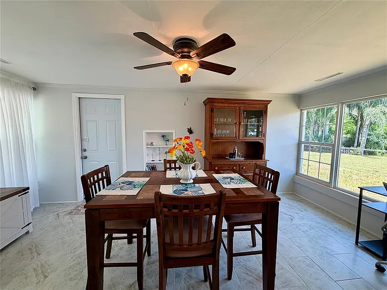 1109 S Betty Ln — Photo 8