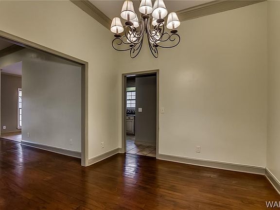 3rd image of 5428 Moores Cir