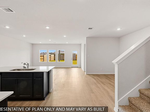 3rd image of 16547 Pinecone Grove Ln