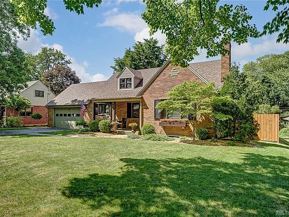 2nd image of 111 Castle Dr