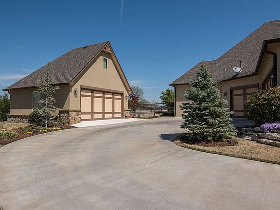 3rd image of 7160 Kingbird Ct