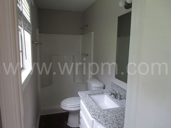 4th image of 551 Rivercrest Dr
