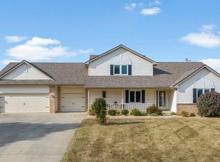 2812 Streamside Ct, Fort Wayne, IN 46818