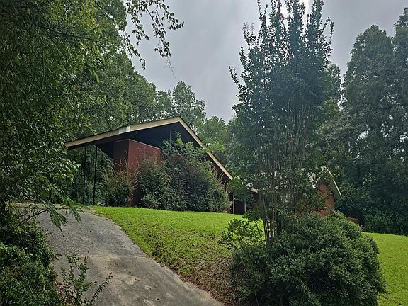 3rd image of 647 Herring Dr