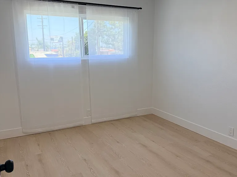 455 W Valencia Dr #D — Photo 13
