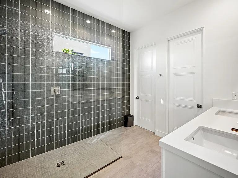 422 Fountain Dr — Photo 22
