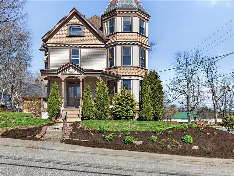 31 Franklin St #B — Photo 32