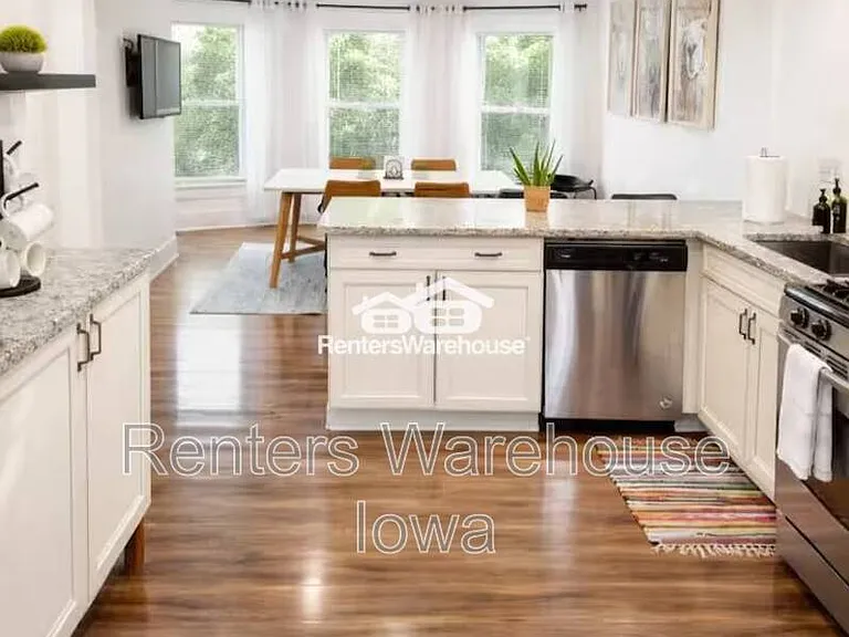 544 36th St #2 — Photo 3