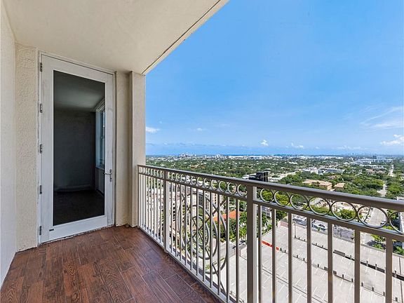 2nd image of 511 SE 5th Avenue #2207