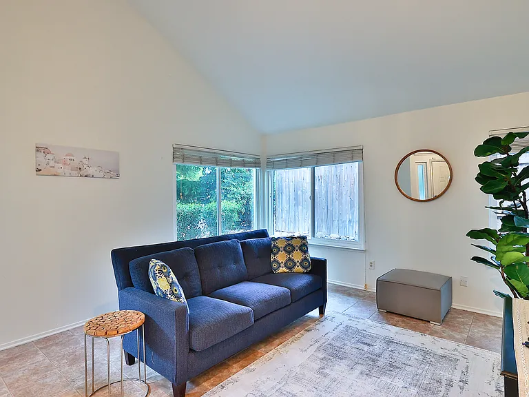 115 Rambling Dr — Photo 30