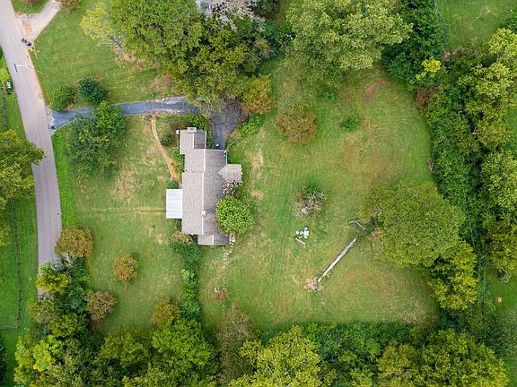 4th image of 5515 Green Valley Dr