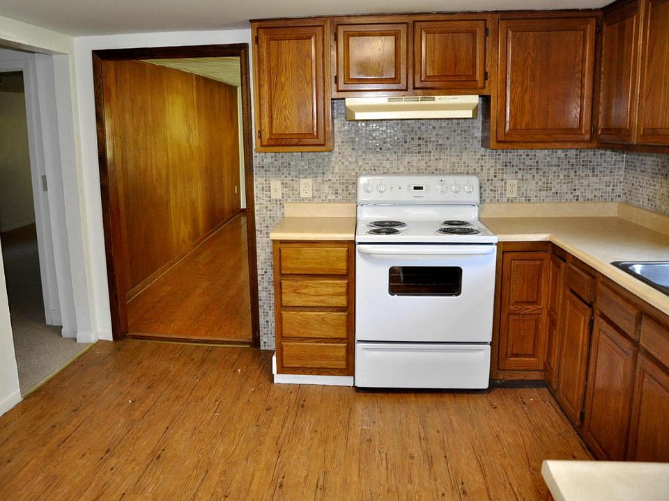 2nd image of 1100 C St