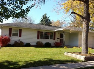 3757 Redbud Rd NE, Cedar Rapids, IA 52402