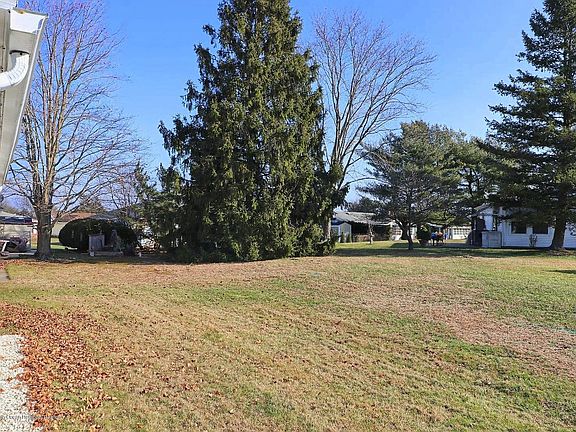 4th image of 7 Monaco Ct
