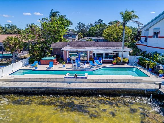 5th image of 1905 Gulfview Dr