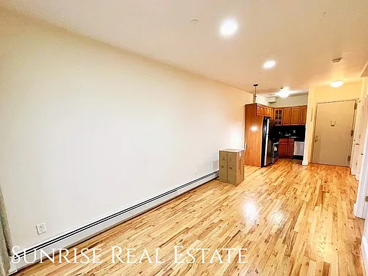 Rented by Sunrise Real Estate | media 2