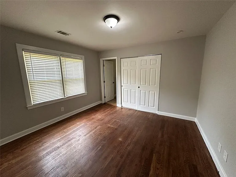 2397 Sandy Plains Rd — Photo 17