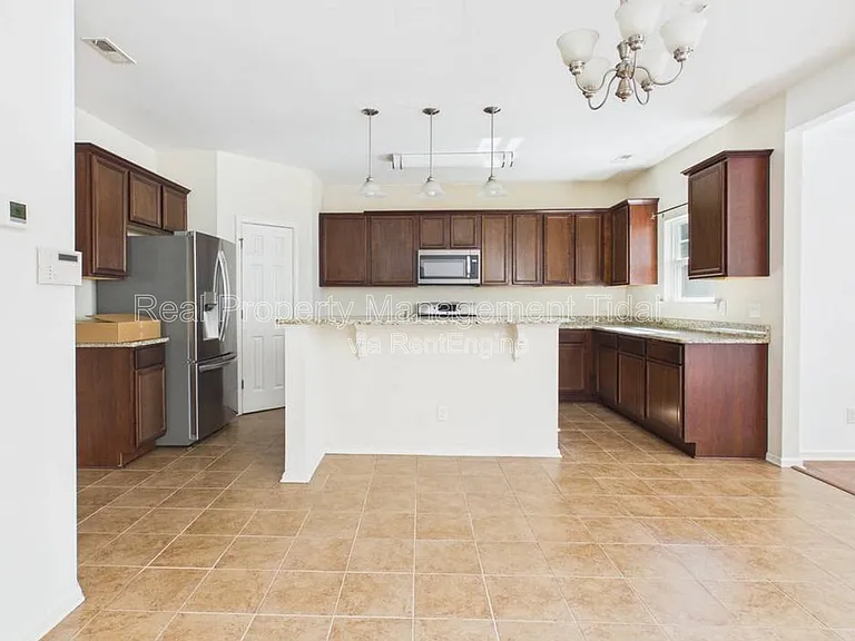 205 Cheeseman Rd — Photo 4