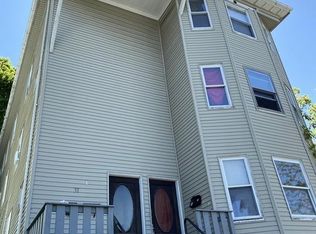 31 Freeland St, Worcester, MA 01603