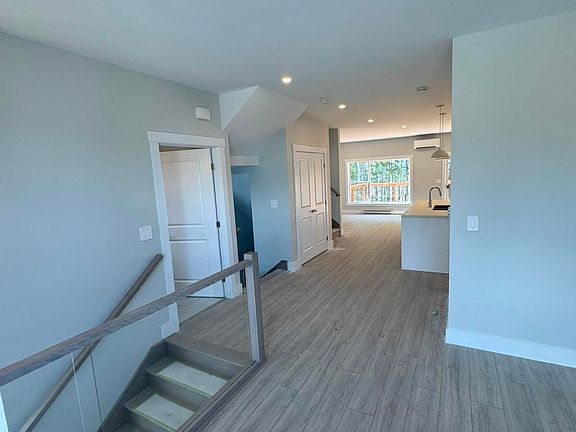3rd image of 79 Simona Dr