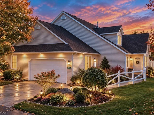 734 Hunters Trl, Akron, OH 44313