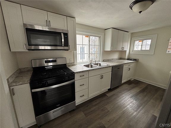 4th image of 424 Ulster St
