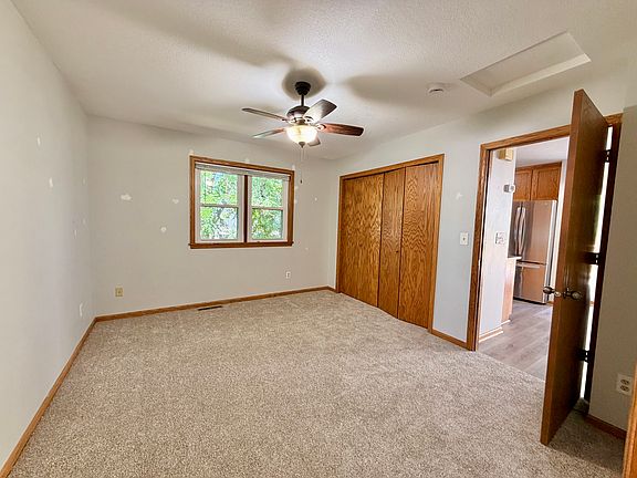 5th image of 193 Butternut Ct