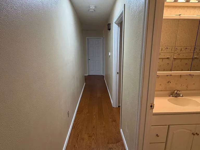 412 S Duke Ave — Photo 14