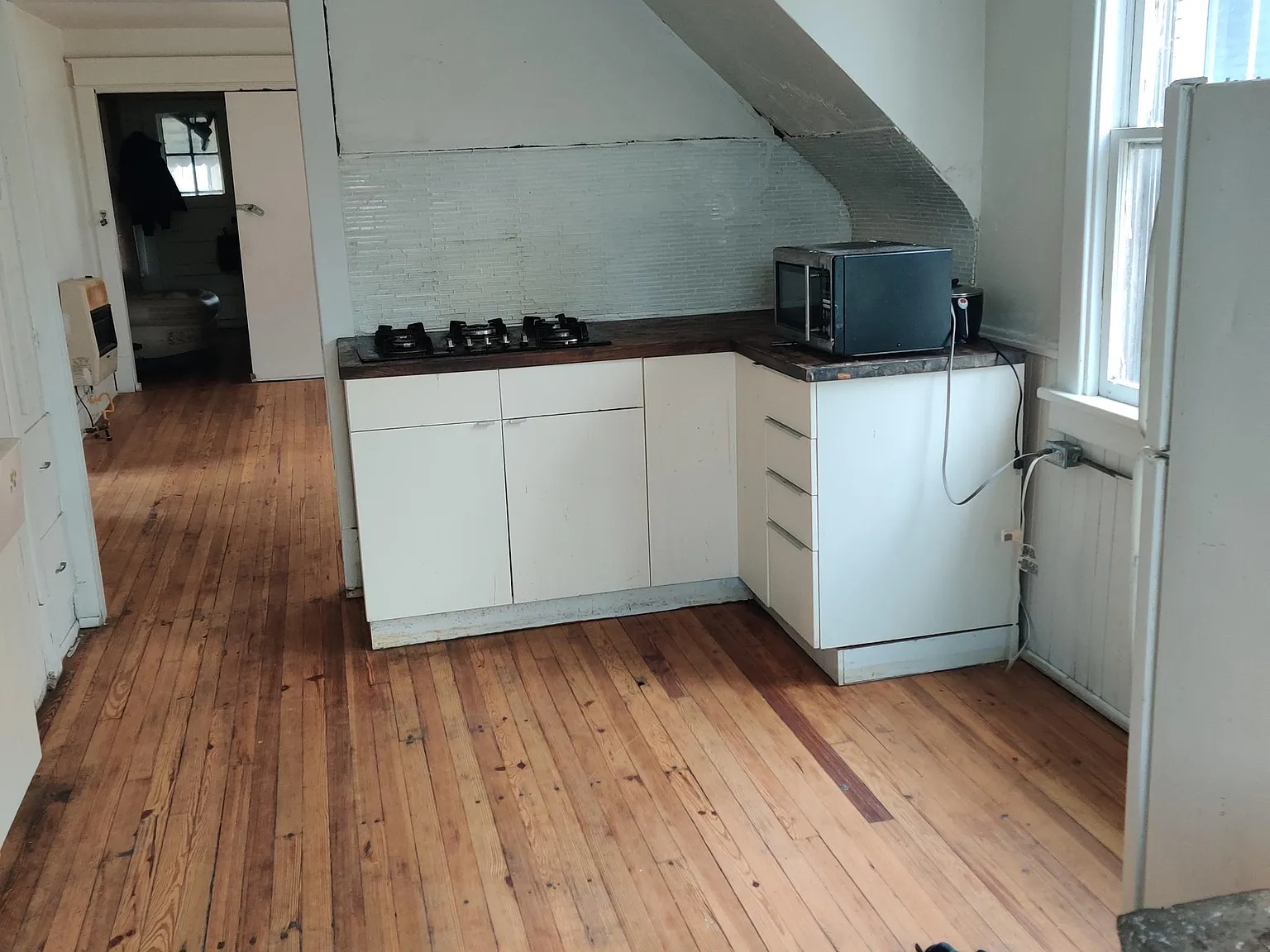 82 Harriet Ave — Photo 3