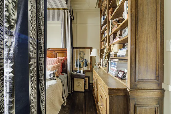 Sold by Compass | media 37